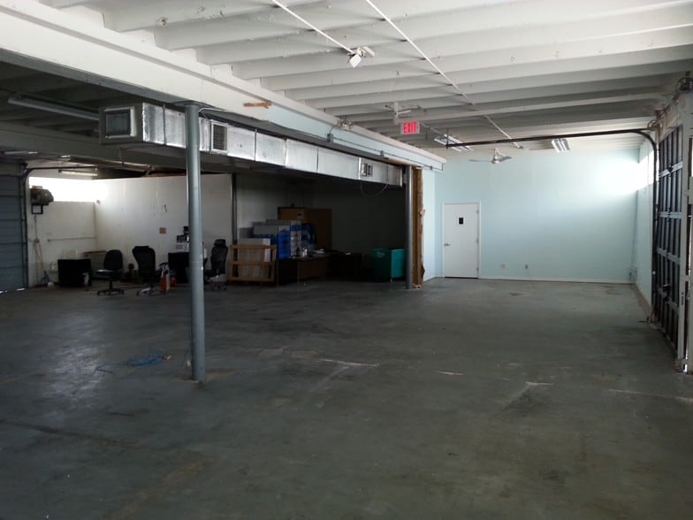 More Photos Of 3034 NE 12th Ter, Oakland Park Warehouse For Sale