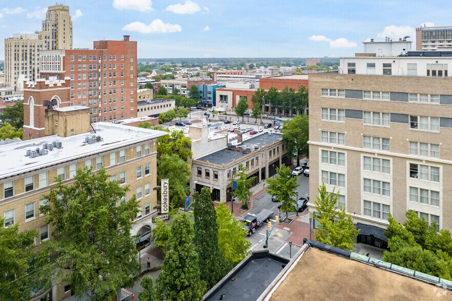 More Photos Of 424 E Grace St, Richmond Bank For Lease