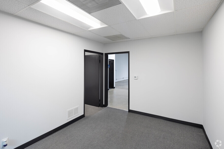 More Photos Of 7201 Garden Grove Blvd, Garden Grove Light Manufacturing For Lease