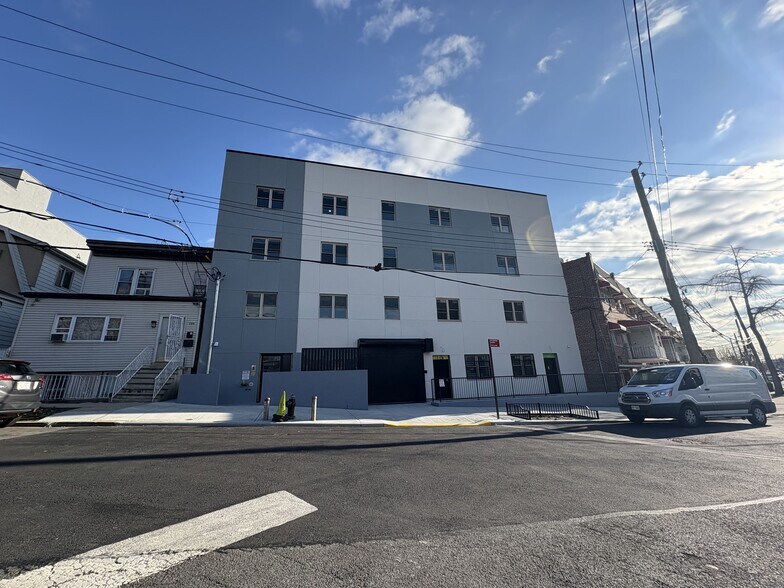 More Photos Of 722 Saint Lawrence Ave, Bronx Apartments For Sale