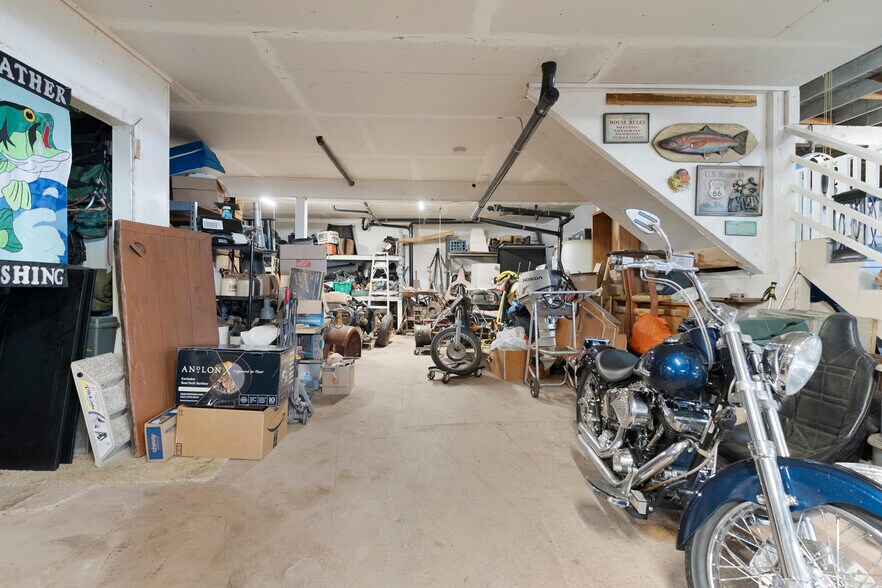 More Photos Of 347 2nd St, Crescent City Industrial For Sale