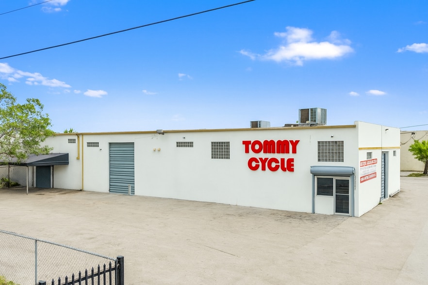 Primary Photo Of 14532-14540 NW 26th Ave, Opa Locka Warehouse For Sale