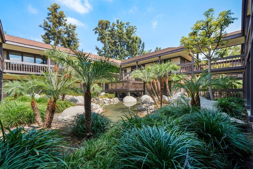 More Photos Of 505 N Tustin Ave, Santa Ana Office For Lease