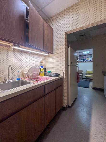 More Photos Of 1617 Warren Ave, Niles Warehouse For Sale