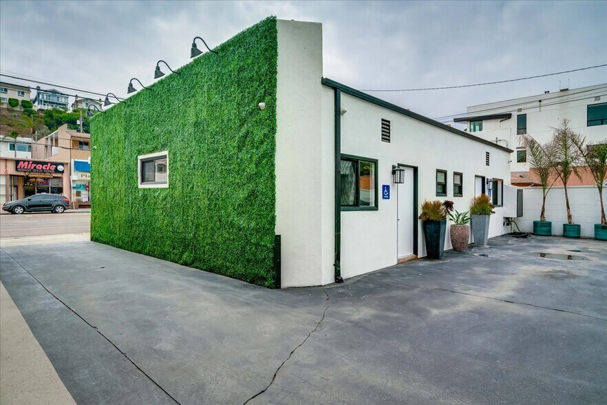 More Photos Of 323-325 Culver Blvd, Playa Del Rey Storefront Retail Residential For Sale