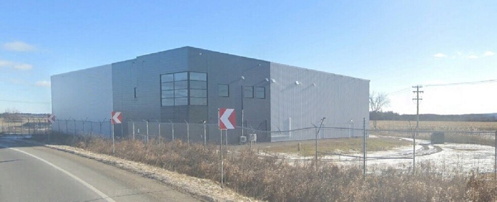 Primary Photo Of 161 Rte Du Canton, Brownsburg-chatham Manufacturing For Sale