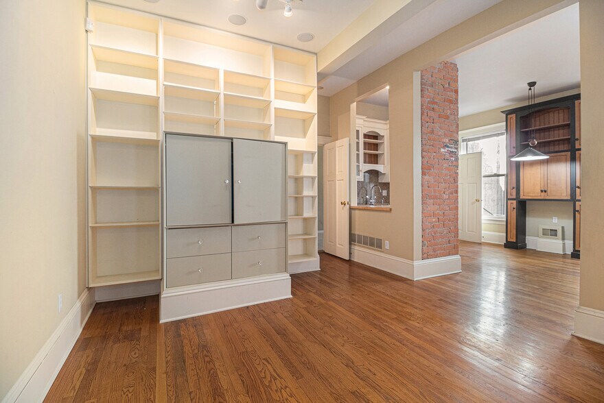 More Photos Of 318 S Thayer St, Ann Arbor Flex For Sale