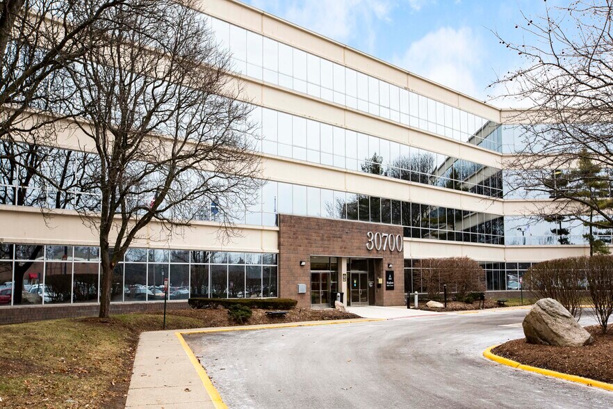 More Photos Of 30600-30700 - 30800 Telegraph Rd, Bingham Farms Unknown For Lease