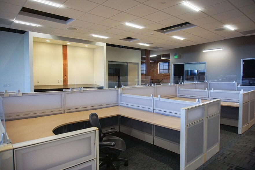 More Photos Of 1950-2190 Cesar Chavez, San Francisco Warehouse For Lease