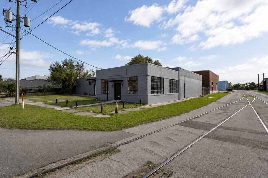 More Photos Of 69 Copeland St, Jacksonville Flex For Lease