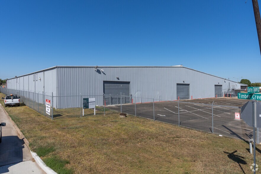 More Photos Of 5800 Surrey Sq, Houston Distribution For Sale