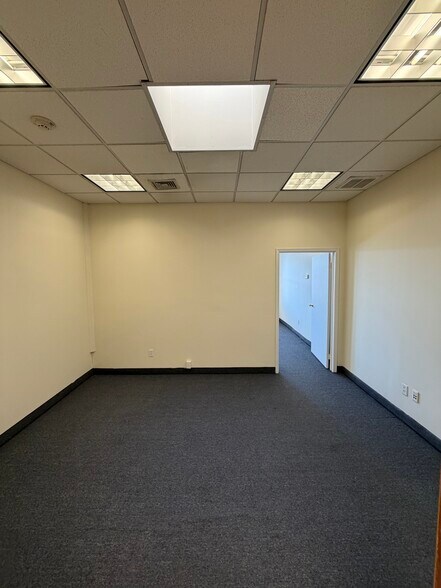 More Photos Of 238 Main St, Hackensack Storefront Retail Office For Lease