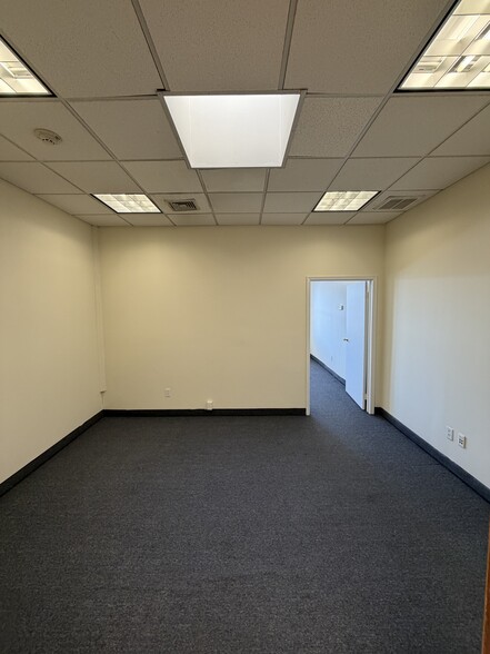 More Photos Of 238 Main St, Hackensack Storefront Retail Office For Lease