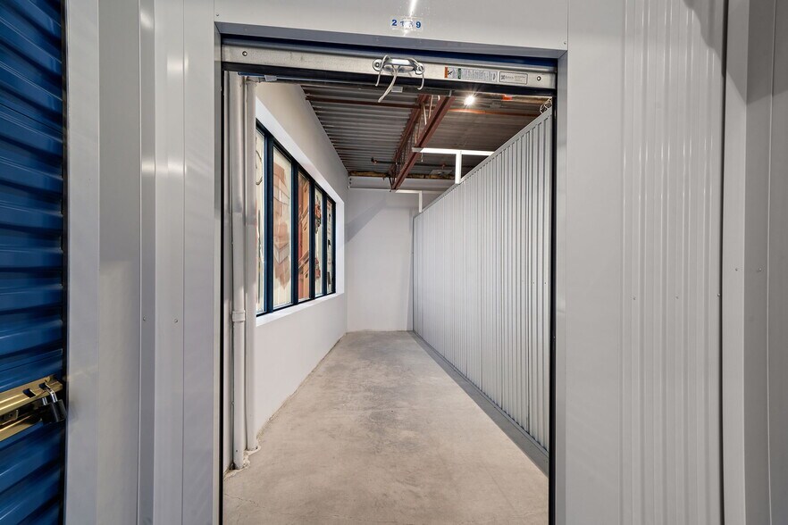 More Photos Of 403-409 Rue Saint-Roch, Montréal Warehouse For Lease