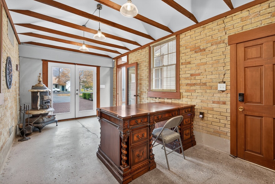 More Photos Of 209 N 400 W, Provo Office For Sale
