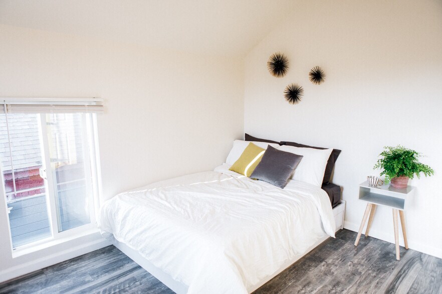 More Photos Of 1903 K St, San Diego Apartments For Sale