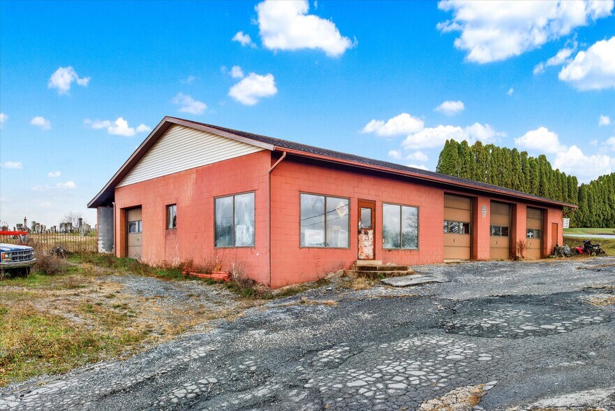 More Photos Of 140 Hershey Rd, Hershey Specialty For Sale