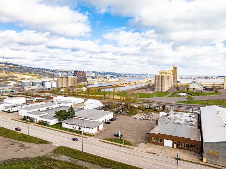 More Photos Of 350 Garfield Ave, Duluth Warehouse For Lease