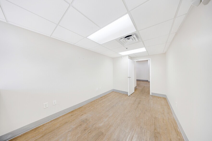 More Photos Of 11965 SW 142nd Ter, Miami Light Distribution For Lease