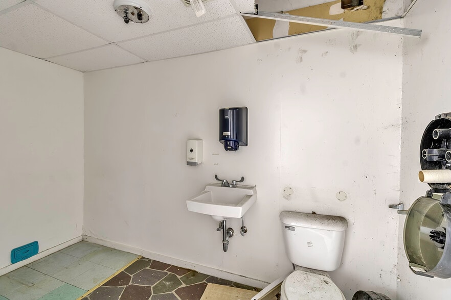 More Photos Of 2302 Main St, Buffalo Storefront Retail Residential For Sale