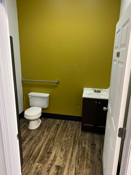 More Photos Of 2916 S 4th St, Leavenworth Unknown For Lease