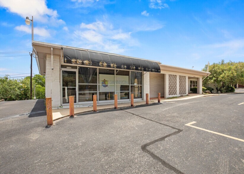 More Photos Of 3326-3328 E Southcross Blvd, San Antonio Medical For Sale