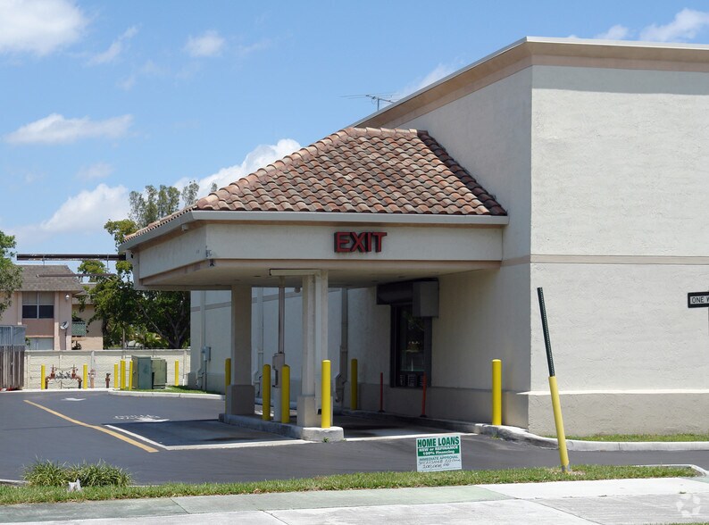 More Photos Of 9701 SW 24th St, Miami Drugstore For Lease