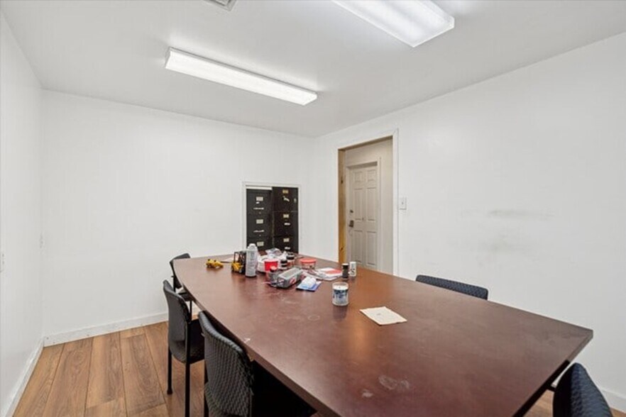More Photos Of 895 Township Line Rd, Phoenixville Warehouse For Sale
