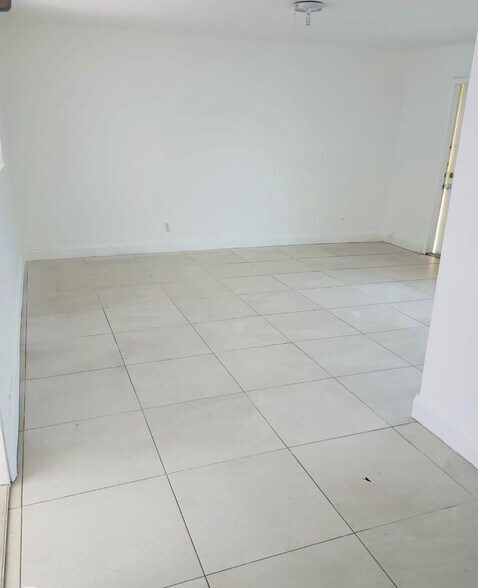 More Photos Of 2140-2160 NW 29th St, Oakland Park Apartments For Sale