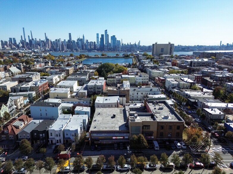 More Photos Of 2000 West St, Union City Office Residential For Sale