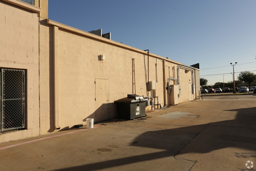 More Photos Of 4004 W Plano Pky, Plano Storefront For Lease