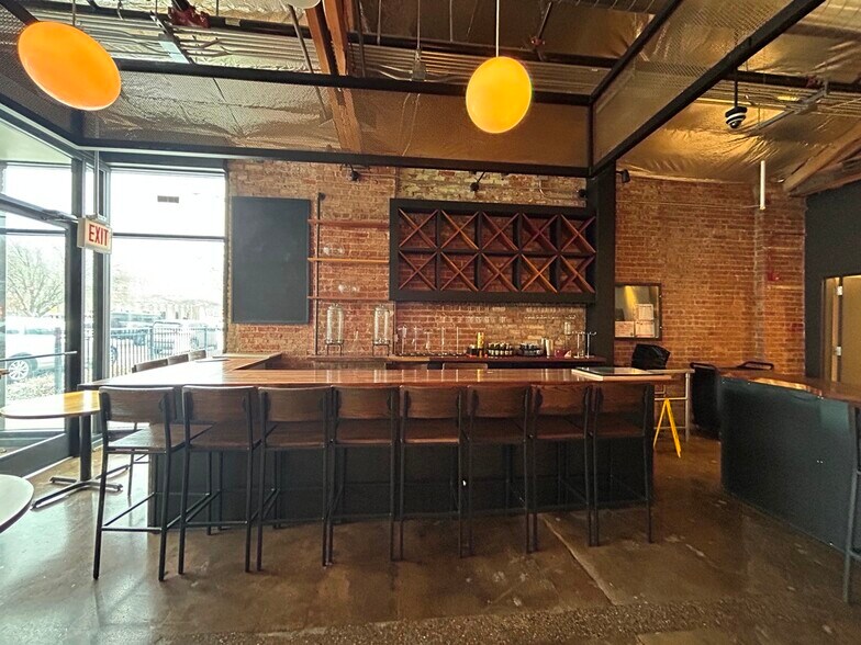 More Photos Of 3310 N Elston Ave, Chicago Manufacturing For Lease