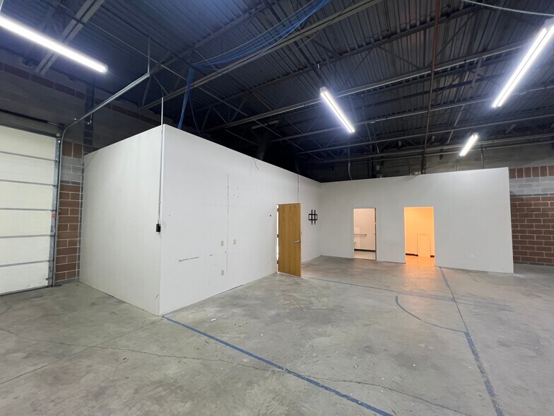 More Photos Of 318 W Quail Trax Pl, Salt Lake City Light Manufacturing For Lease