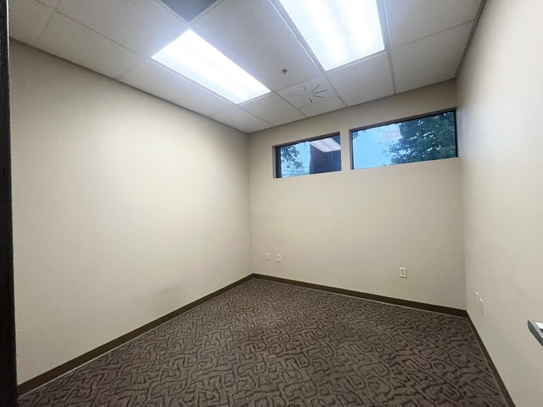 More Photos Of 1130 Conroy Ln, Roseville Medical For Sale