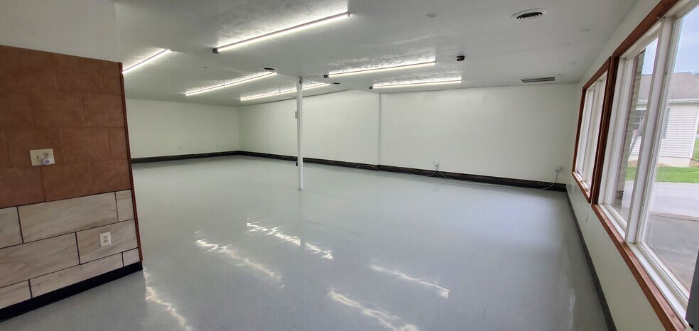 More Photos Of 163 Main St, Bruin Freestanding For Sale