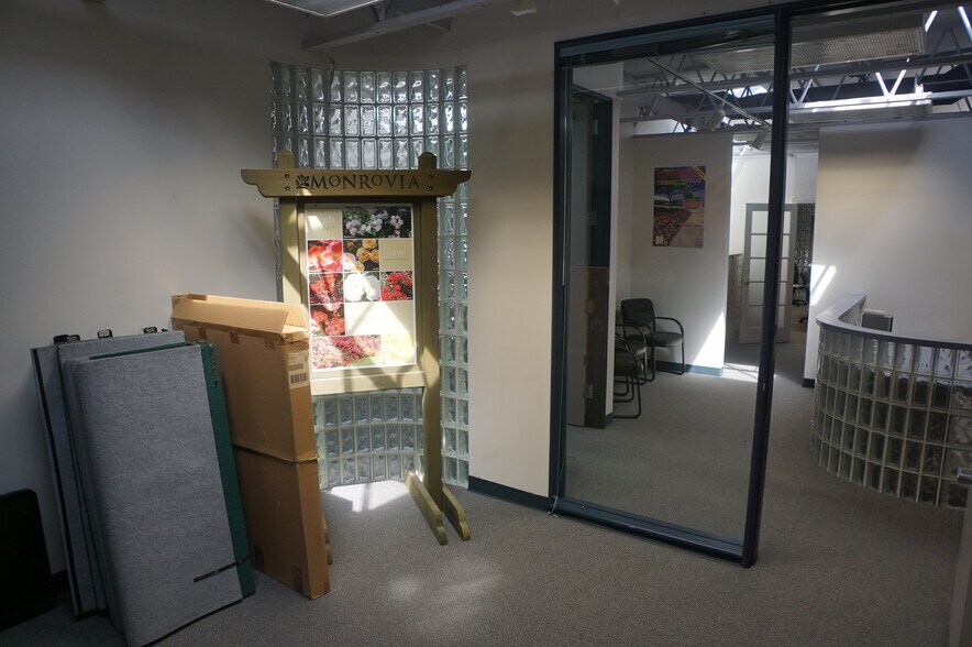 More Photos Of 15200 Mansel Ave, Lawndale Office For Lease