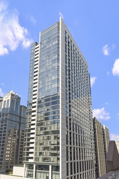 More Photos Of 210 N Wells St, Chicago Apartments For Lease