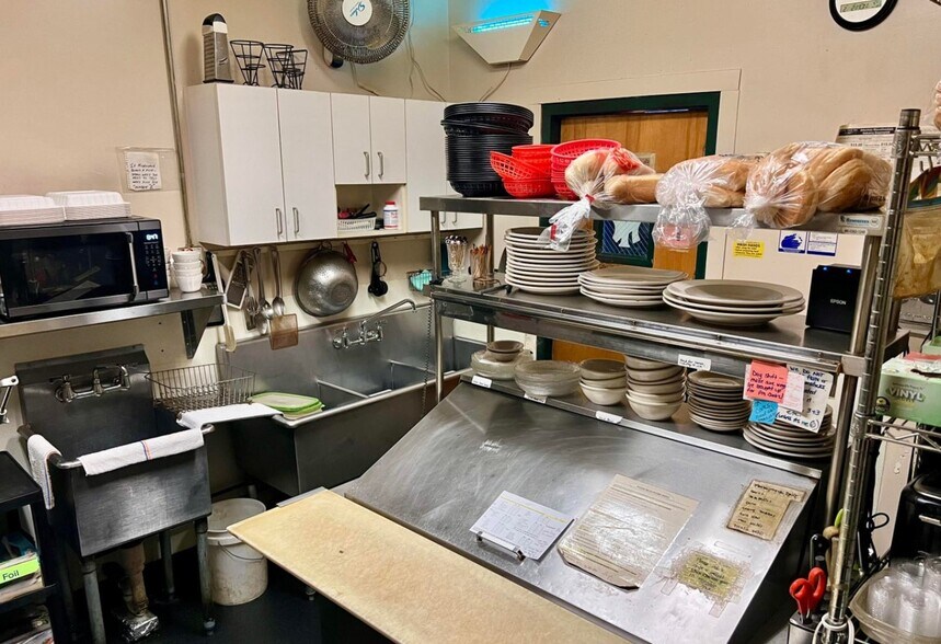 More Photos Of 1524 Van Vranken Ave, Schenectady Bar For Sale