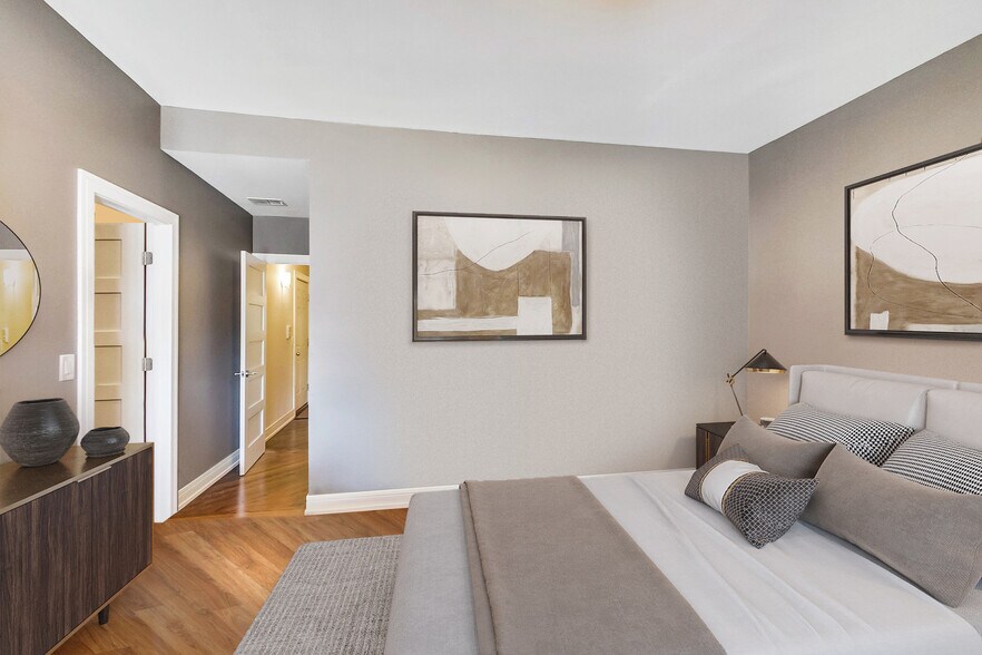 More Photos Of 2636 N Lincoln Ave, Chicago Apartments For Sale