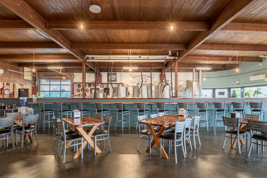 More Photos Of 926 E Main St, Cottage Grove Restaurant For Sale
