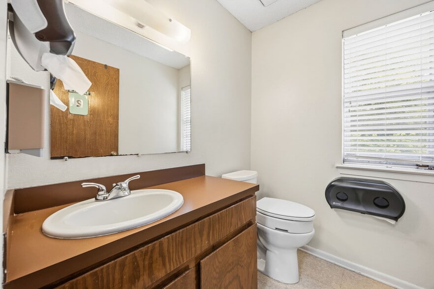 More Photos Of 2306 Ridge Rd, Rockwall Medical For Sale