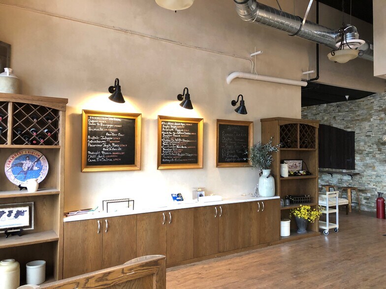 More Photos Of 501-561 New Los Angeles Ave, Moorpark Unknown For Lease