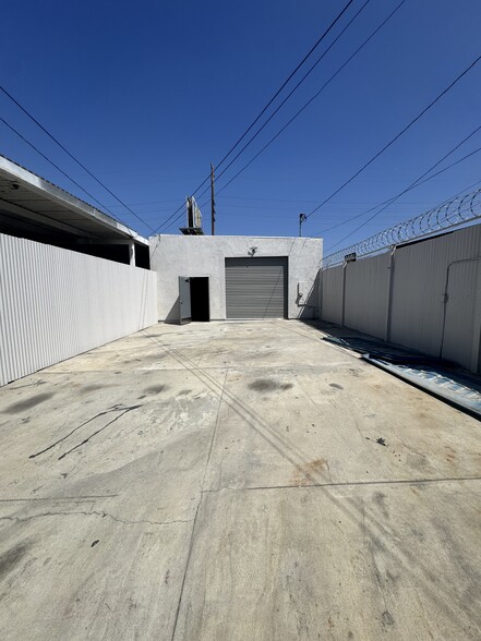 Primary Photo Of 13426 Telegraph Rd, Whittier Warehouse For Lease
