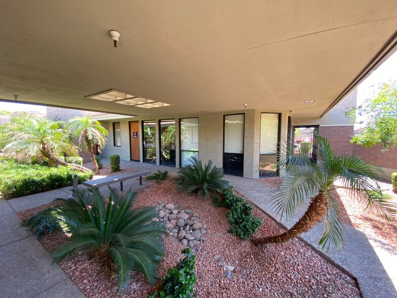 More Photos Of 5700 W Olive Ave, Glendale Medical For Lease