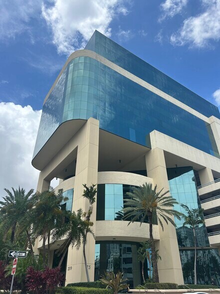 More Photos Of 75 Valencia Ave, Coral Gables Office For Lease