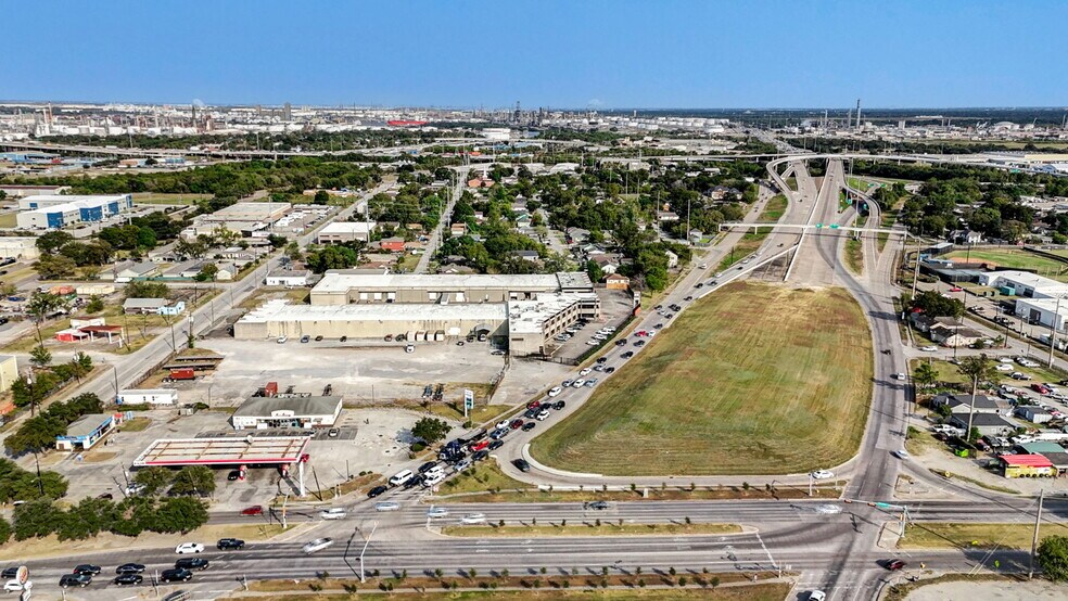 More Photos Of 7510 Lawndale St, Houston Warehouse For Sale