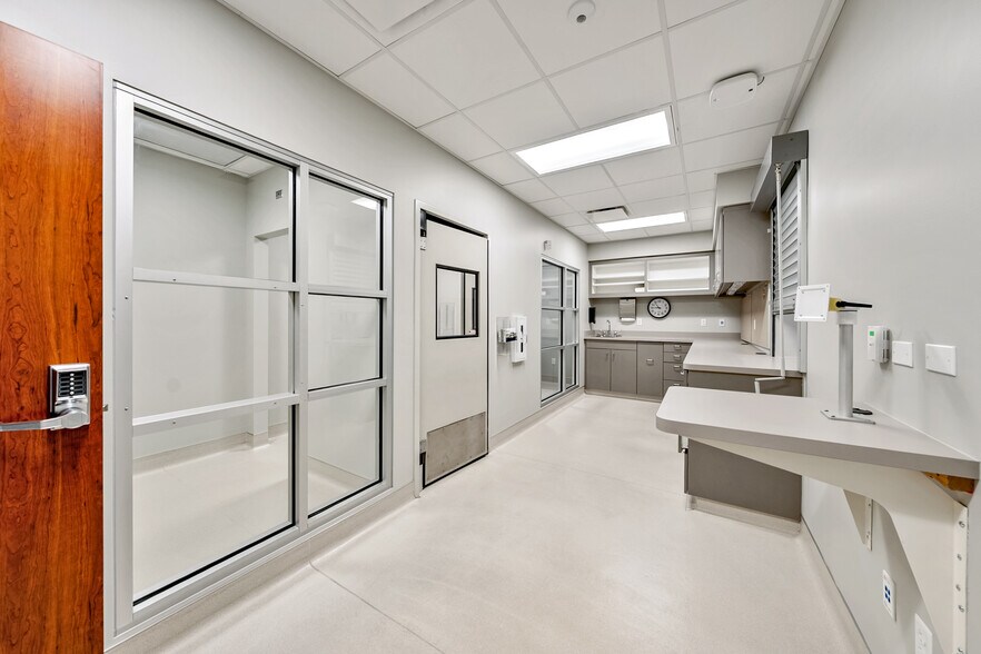 More Photos Of 1879 Williams Hwy, Grants Pass Medical For Sale