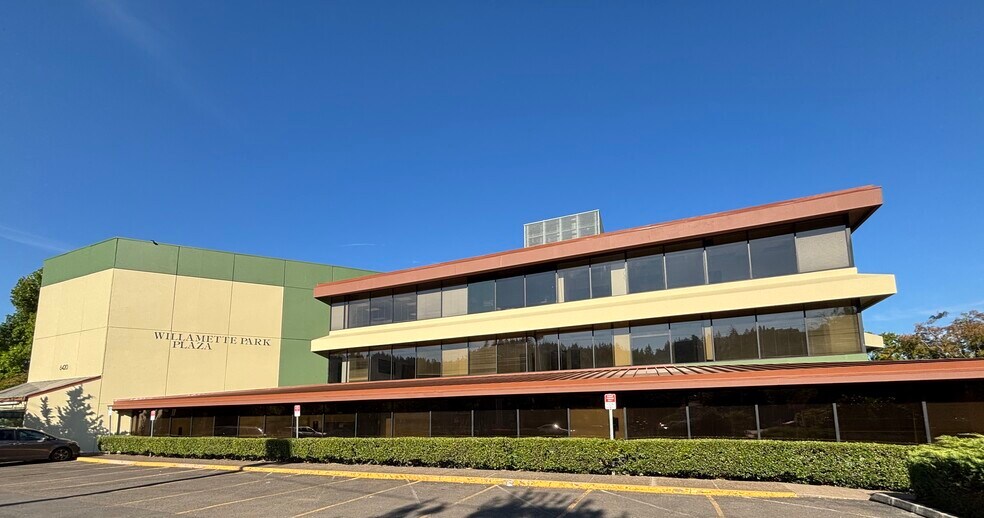 Primary Photo Of 6420 S Macadam Ave, Portland Office For Lease