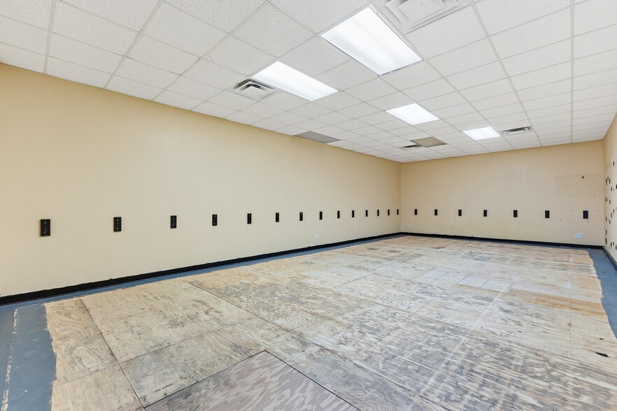 More Photos Of 45 Old Peachtree Rd NE, Suwanee General Retail For Lease