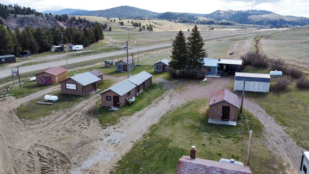 More Photos Of 20 Forest Rd S, Martinsdale Hotel For Sale